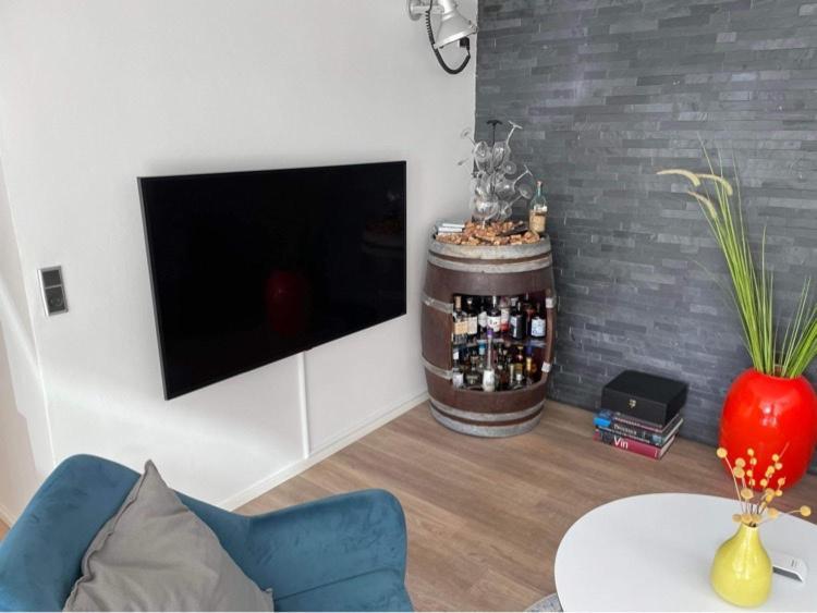 Nyistandsat Hojloftet Kaelderlejlighed Pa 70 M2 I Viborg Centrum, Med Plads Til 4 Personer 외부 사진
